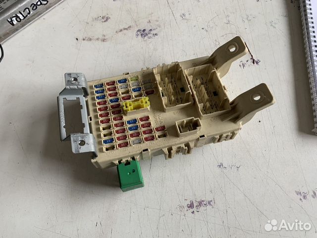 Блок предохранителей салонный Hyundai Solaris