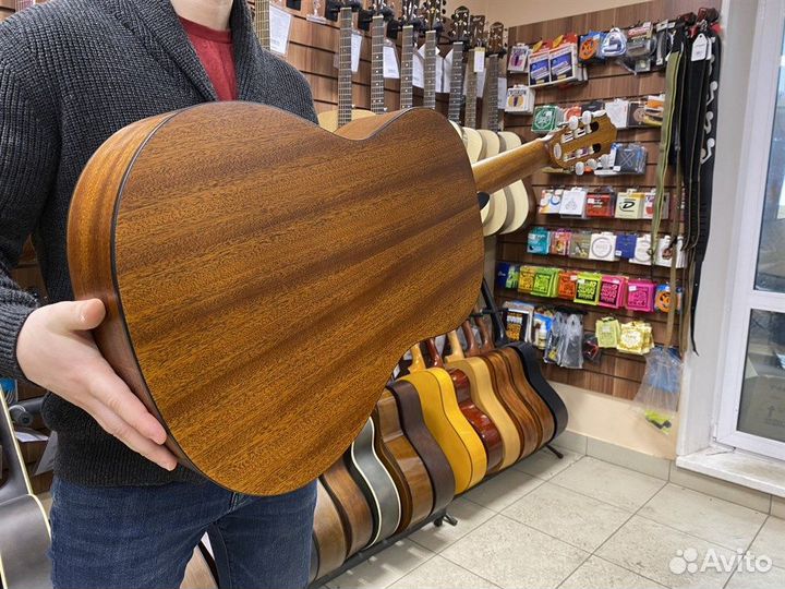 Классическая гитара Crafter + Аксессуары