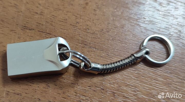 Флеш-накопитель 64Гб