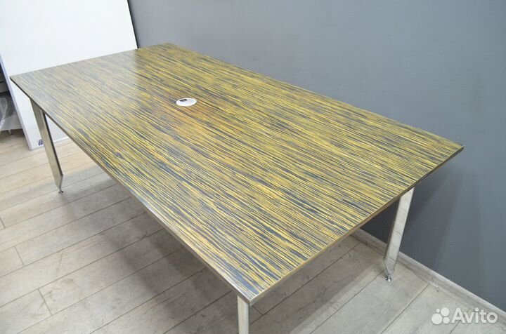 Стол переговорный Meeting table Uffix, Италия