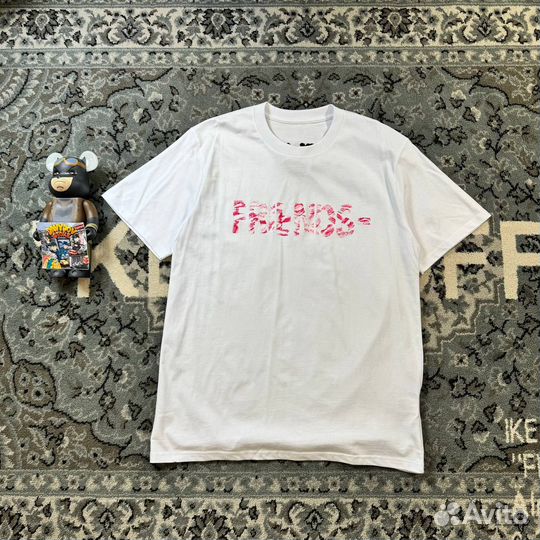 Футболка vlone friends kiss