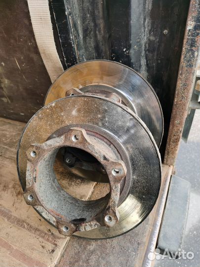 Продам 2 оригин. б/у перед.торм.диски на газ. нехт