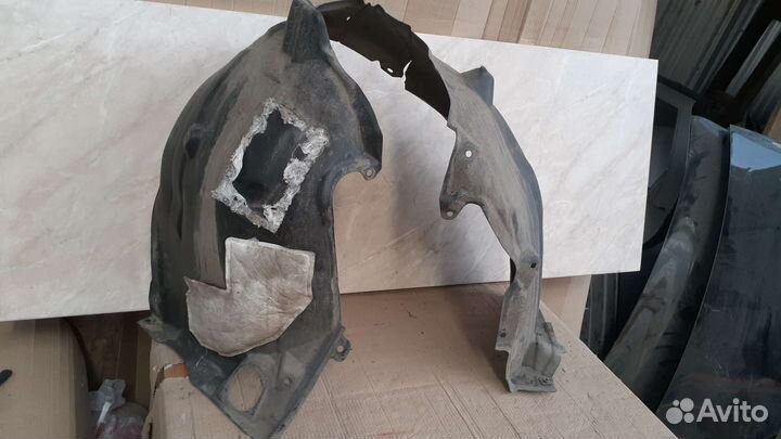 Подкрылок передний левый Toyota Camry V70