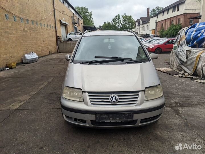 Поводок для Volkswagen Sharan 1