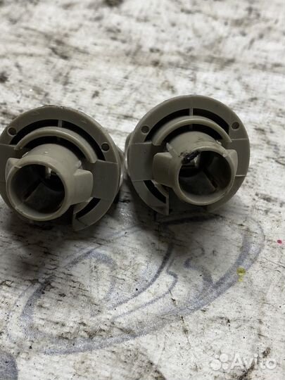 Крючок козырька nissan teana