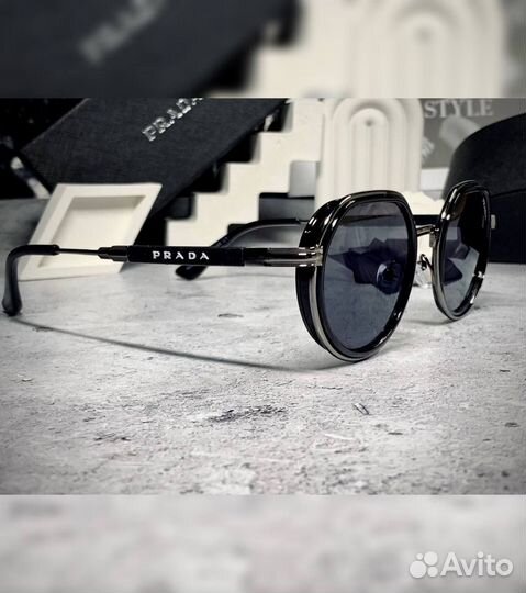 Очки Prada черные круглые