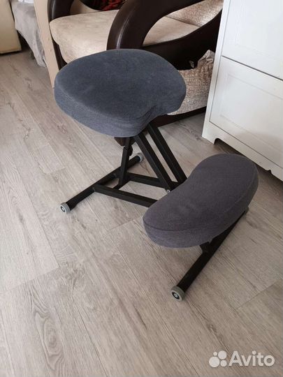 Коленный стул