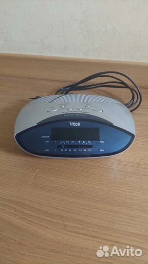 Радиочасы Vitek VT-3517