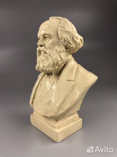 Бюст Карл Маркс