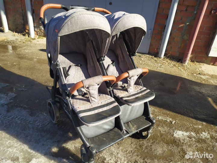 Коляска для двойни carrello connect