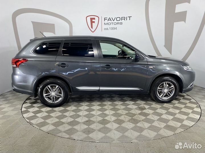 Mitsubishi Outlander 2.0 CVT, 2016, 138 650 км