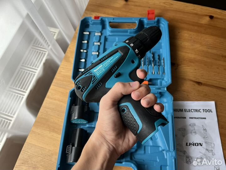 Шуруповерт makita 12v новый