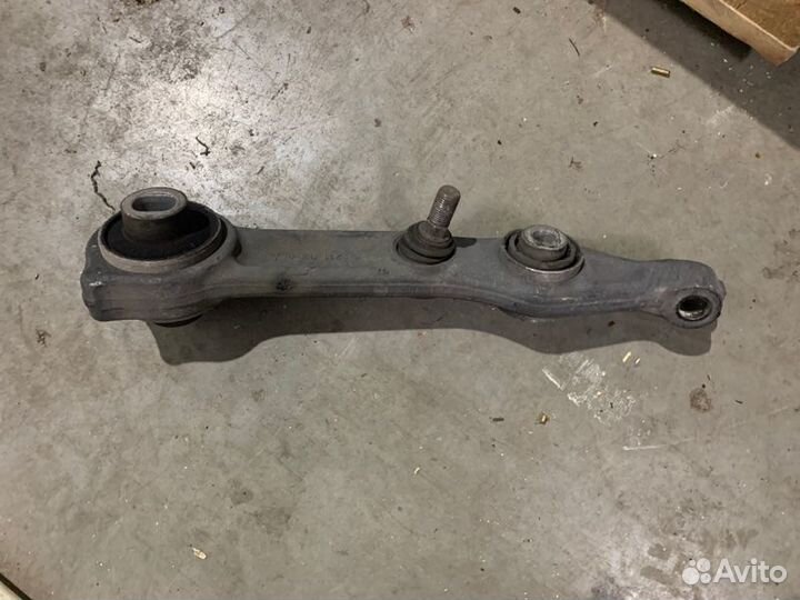 Рычаг поперечный передний правый Mercedes-Benz