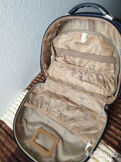 Дорожный чемодан, дорожный кейс