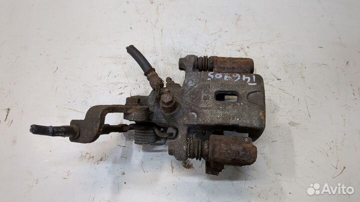 Суппорт киа Cerato, 2005