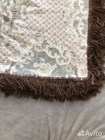 Пледы на кровать и на кресло, за оба