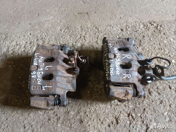 Передние суппорта Митсубиси L400 2.5D 1997 год