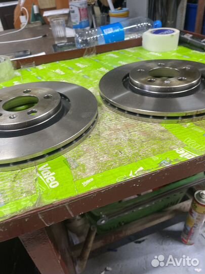 Диск тормозной Volkswagen Audi. DF2804