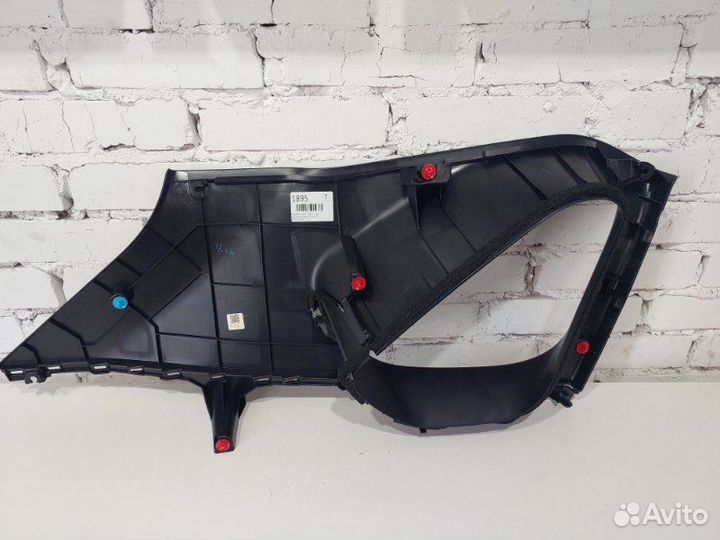 Накладка задней стойки правая Toyota Rav4 XA50