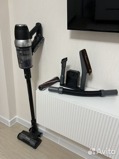 Вертикальный пылесос redmond