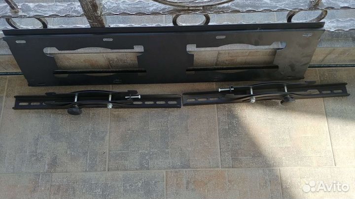 Настенное регулируемое крепление для телевизора