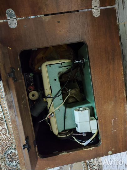 Швейная машинка зингер ручная