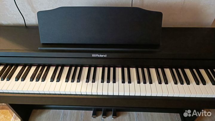 Цифровое пианино Roland RP 102 - BK