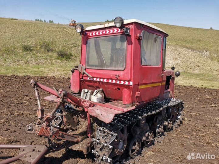 Трактор ВгТЗ ДТ-75, 1988