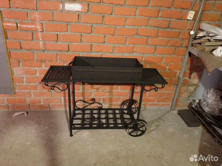 Мангал на колесах с 3мя полками