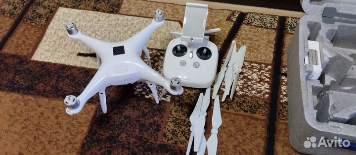 Квадрокоптер dji phantom 4 pro