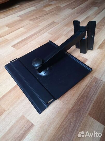 Поворотный кронштейн для телевизора или св-печи