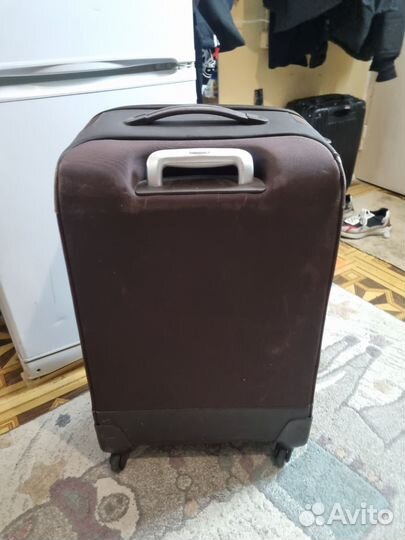 Чемодн на колесах mandarina duck италия L