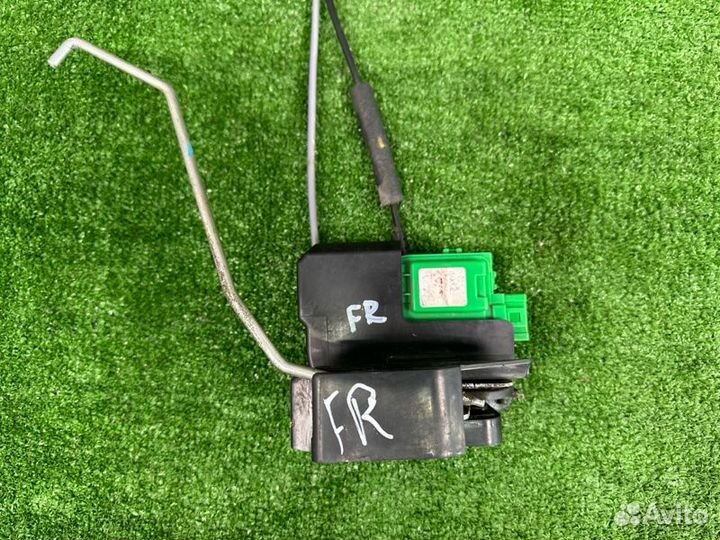 Замок двери передний правый Hyundai Solaris Hb 1.6