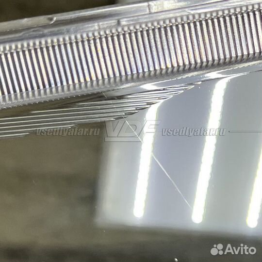 Уцененное стекло для фары Mitsubishi Grandis (2004