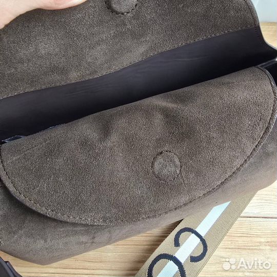 Сумка с ручкой Coccinelle натуральная замша