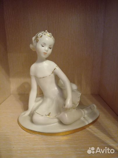 Фарфоровая статуэтка СССР Юная балерина лфз