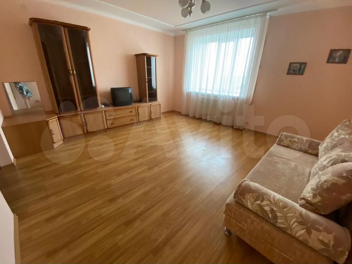 3-к. квартира, 94 м², 8/9 эт.