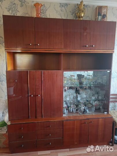 Сервант, стенка