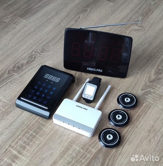 Кнопка вызова официанта, пейджер-часы, табло, пуль