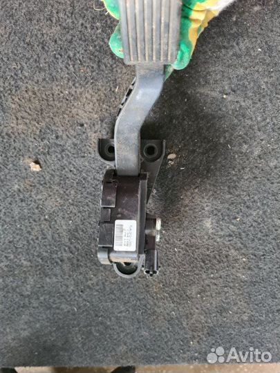 Педаль газа Hyundai Solaris 1 2012