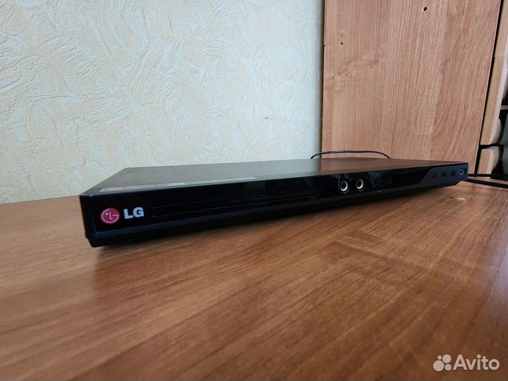 DVD плеер с караоке LG