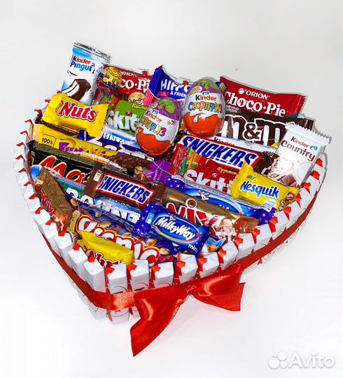 Сладкий подарок Торт из киндеров