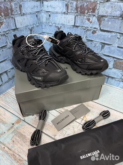 Balenciaga track 1 black