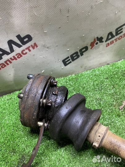 Привод задний правый Mercedes Benz W202 седан 1.8