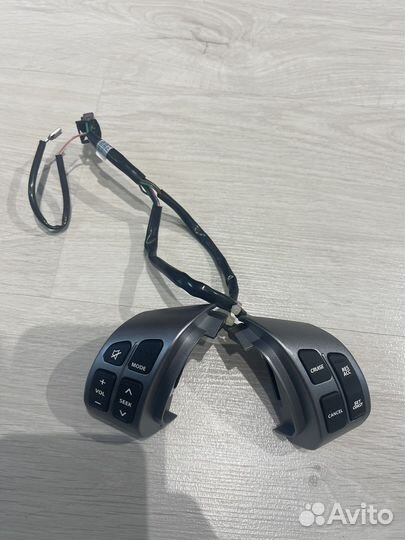 Кнопки на руль Suzuki SX4 с круиз-контролем