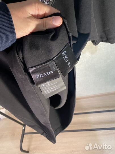 Футболка Prada