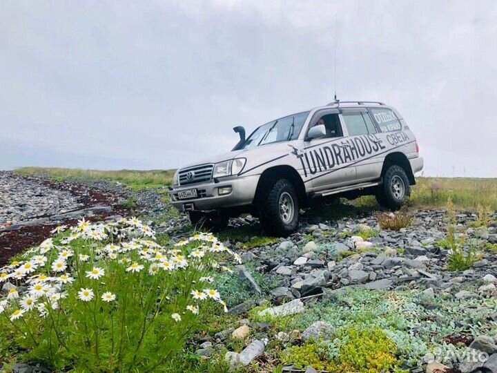 Монтаж наружной рекламы; оклейка витрин, авто