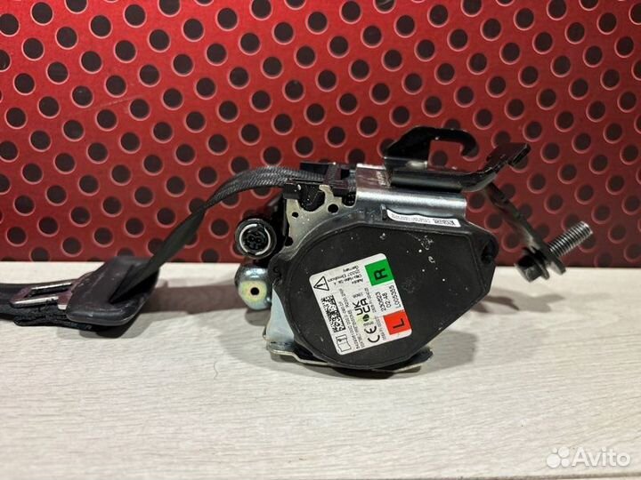 Ремень безопасности задний Ford Kuga 1.5 бензин