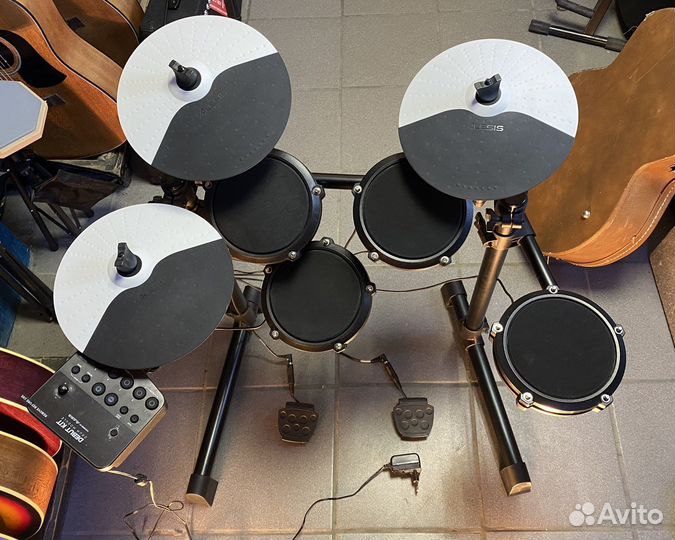 Электронная ударная установка Alesis Debut Kit