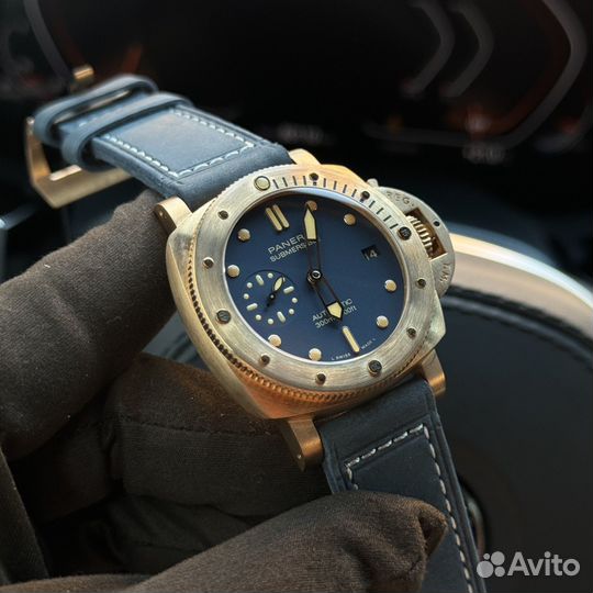 Часы Panerai Luminor Submersible